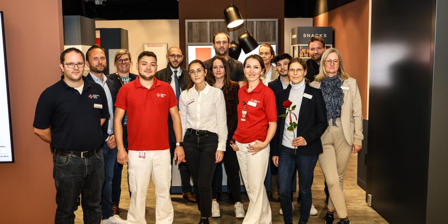 Gruppenfoto zur Eröffnung der Pop-up-Blutspende