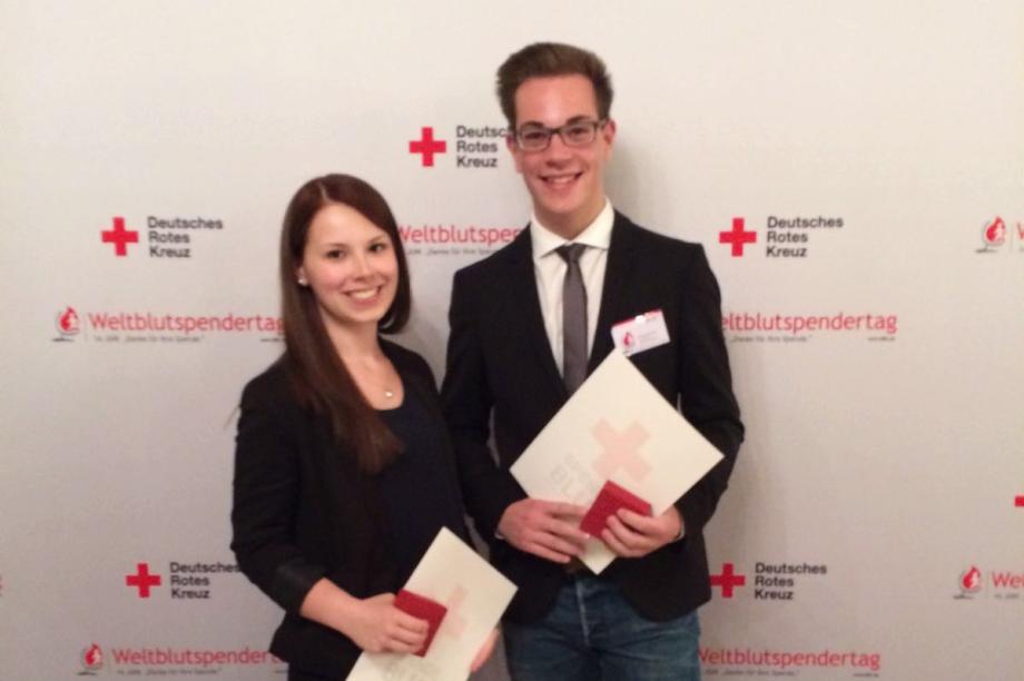 Arlinda und Phil beim Weltblutspendetag in Berlin